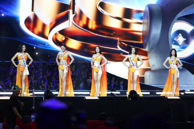 Hoa hau Hoan vu,  Miss Cosmo Vietnam,  Miss Cosmo anh 1