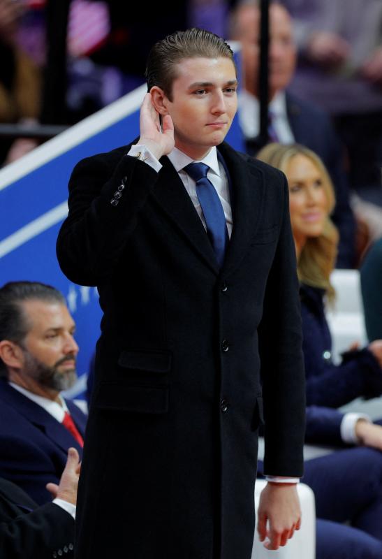 Barron Trump,  hoang tu Nha Trang,  ban gai Barron Trump,  Harvard,  NYU,  truong Barron Trump anh 1