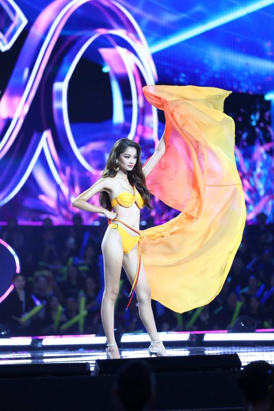 Hoa hau Hoan vu,  Miss Cosmo Vietnam,  Miss Cosmo anh 11