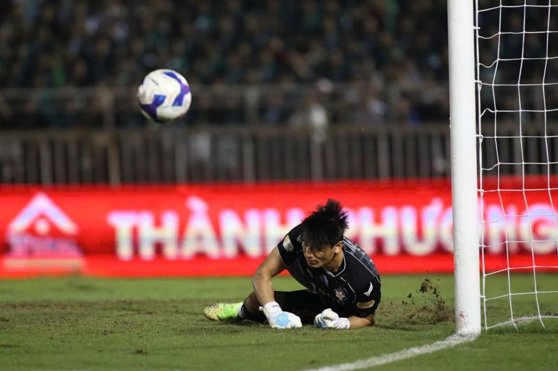 Cong Phuong sut hong 11m anh 4