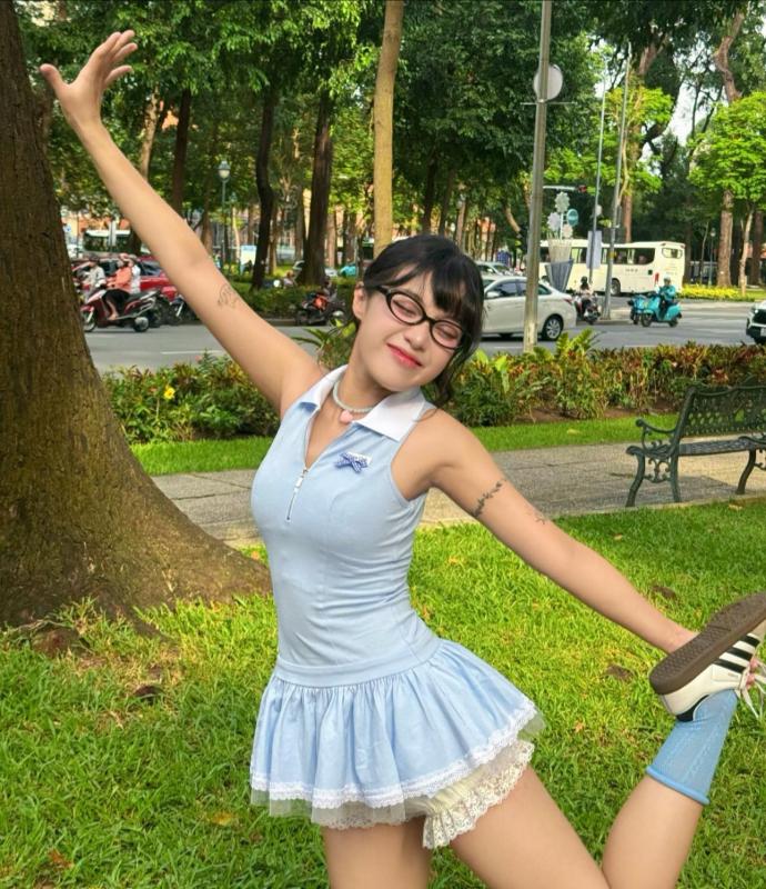 Em xinh say hi,  Chi Xe anh 16