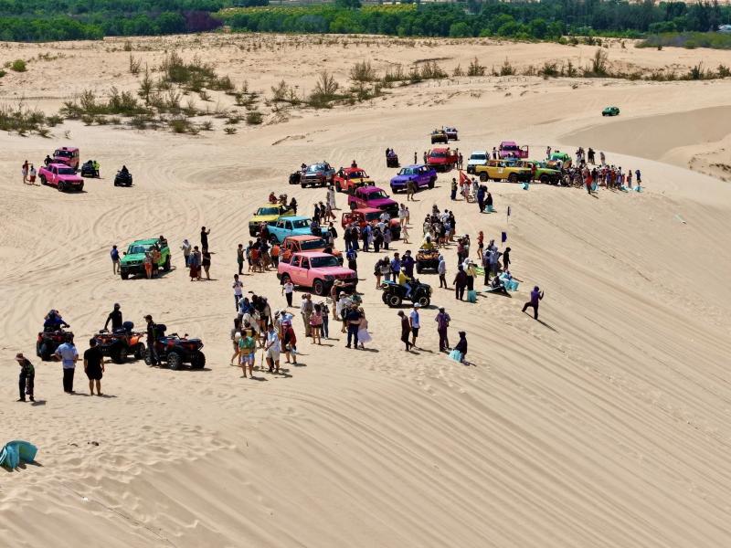 truot xe jeep bau trang anh 3