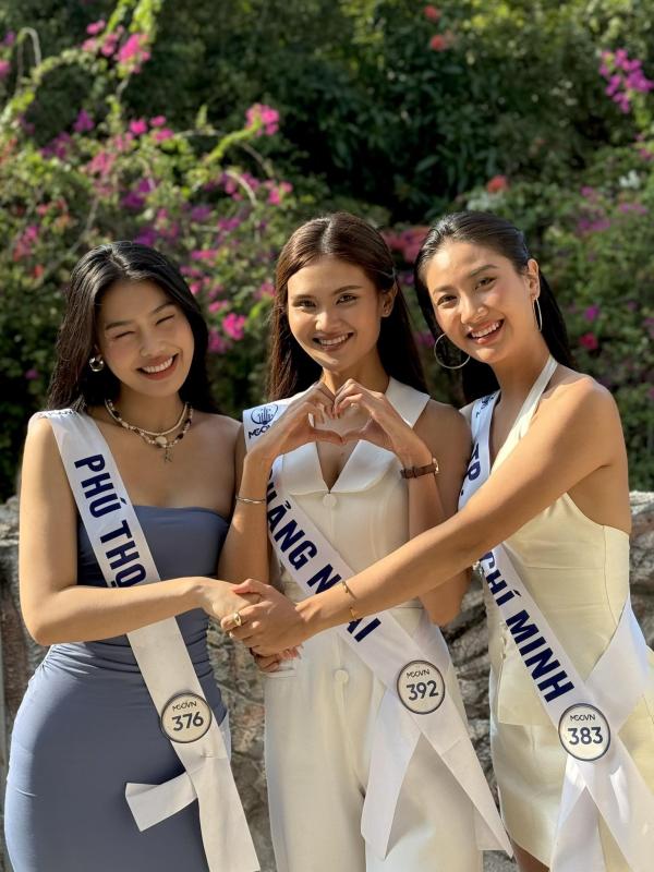 Hoa hau Hoan vu,  Miss Cosmo,  Hoa hau anh 3