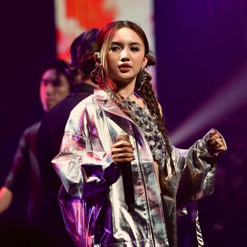 con gai Nguyen Thuy Hien anh 1