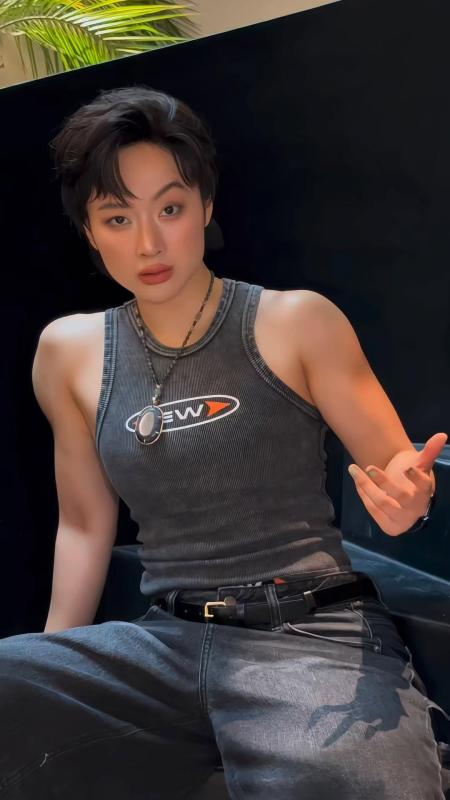 Newsfeed Rate,  Angela Phuong Trinh,  Lam Minh,  Phi Phuong Anh,  Doan Hai My,  Doan Van Hau,  Tang My Han anh 2