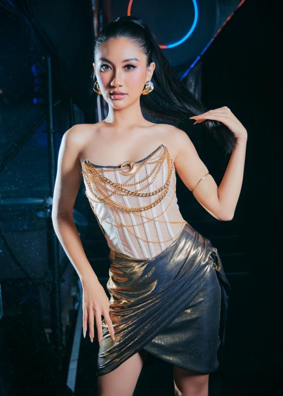 Hoa hau Hoan vu,  Miss Cosmo,  Hoa hau anh 5