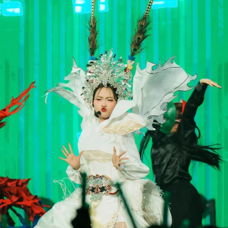 phuong my chi,  em xinh,  bai hat He,  He anh 2