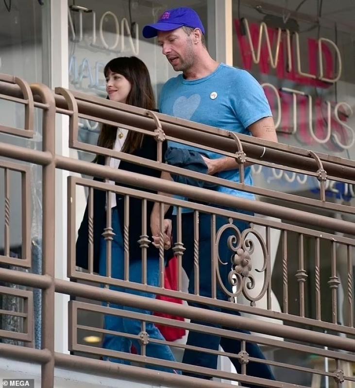 Dakota Johnson,  Chris Martin anh 4