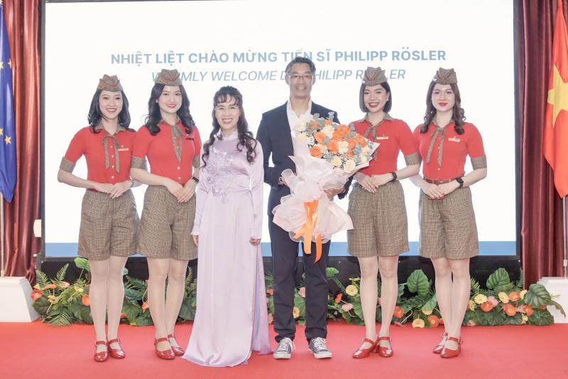 Vietjet anh 4