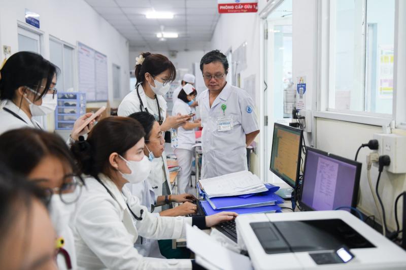 bac si Truong Huu Khanh anh 8