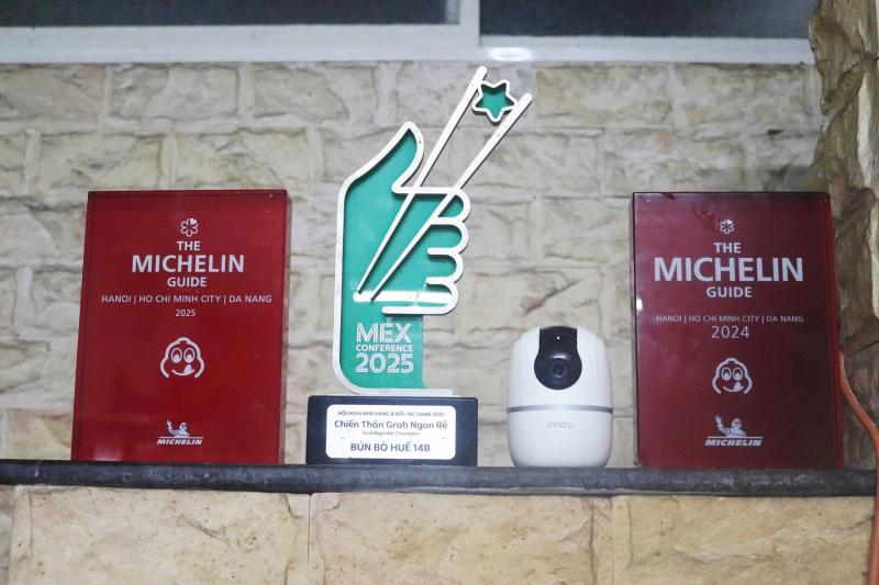 quan michelin tphcm tang gia anh 2