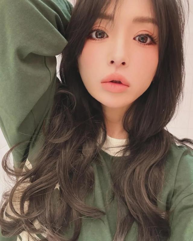 Hamasaki,  Elon Musk,  ca si nhat ban anh 4