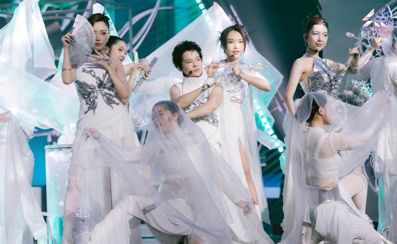 em xinh,  Tien Tien,  Phuong ly anh 1