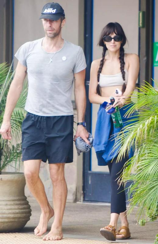 Dakota Johnson,  Chris Martin anh 7