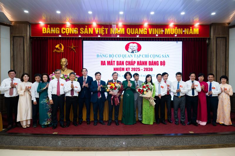 dang tap chi cong san anh 11