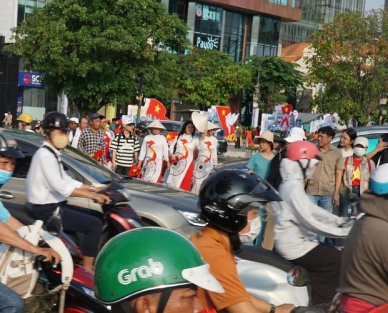 le hoi hoa binh anh 2