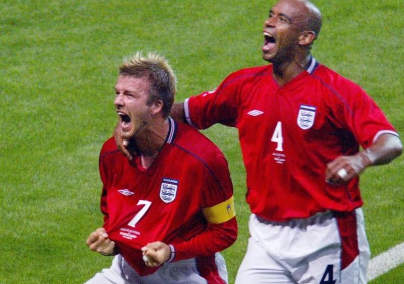 Beckham duoc phong tuoc anh 1