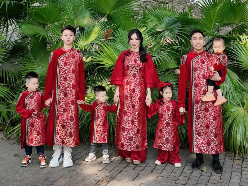 gia dinh 5 con anh 3