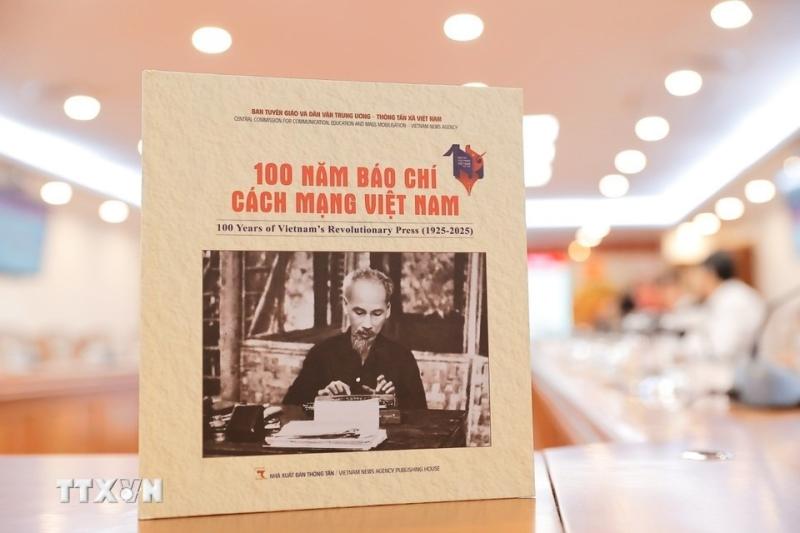 ky niem bao chi,  bao chi cach mang,  TTXVN,  Tong bi thu,  sach ky niem,  To Lam anh 2