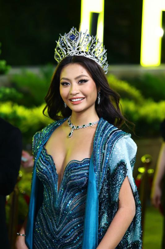 hoa hau hoan vu,  miss cosmo,  di cano,  khan gia,  nha trang anh 4