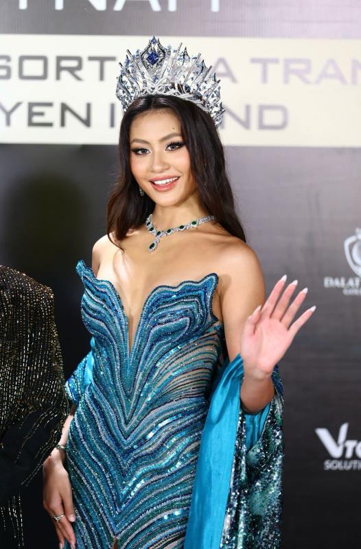 hoa hau hoan vu,  miss cosmo,  di cano,  khan gia,  nha trang anh 3