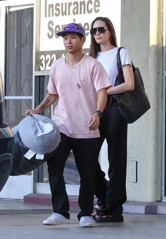 Pax Thien,  Angelina Jolie,  Brad Pitt anh 4