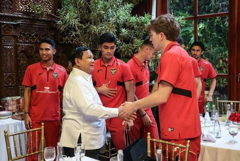 rolex,  dong ho rolex,  Prabowo Subianto,  Tong thong Prabowo Subianto,  doi tuyen Trung Quoc,  doi tuyen Indonesia anh 1