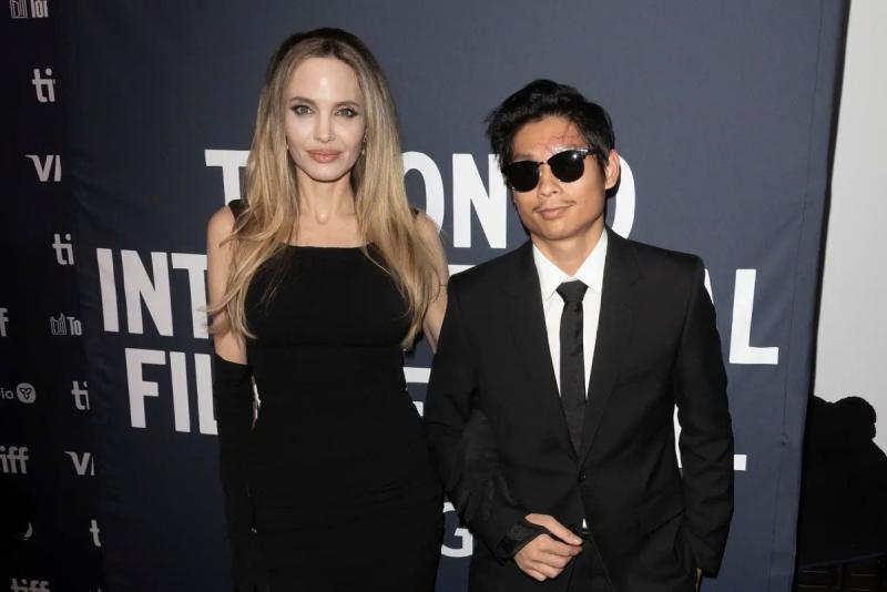 Pax Thien,  Angelina Jolie,  Brad Pitt anh 8