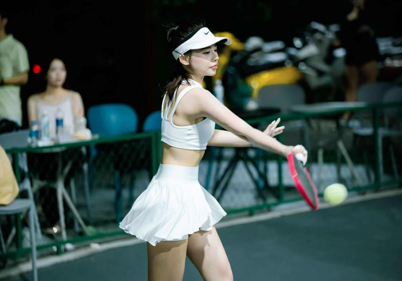 pickleball Ha Noi,  pickleball TP HCM,  hot girl pickleball,  pickleball, luyen tap pickleball, mon the thao moi, the thao hot, the thao xu huong, choi pickleball, hoi nhom pickleball, vot pickleball, dam me pickleball, bo choi pickleball, the thao gioi tre, trao luu pickleball, chi phi pickleball, thoi trang pickleball, san choi pickleball, khoa hoc pickleball, cong dong pickleball, van dong toan than, doi khang the thao, gen z choi the thao anh 1