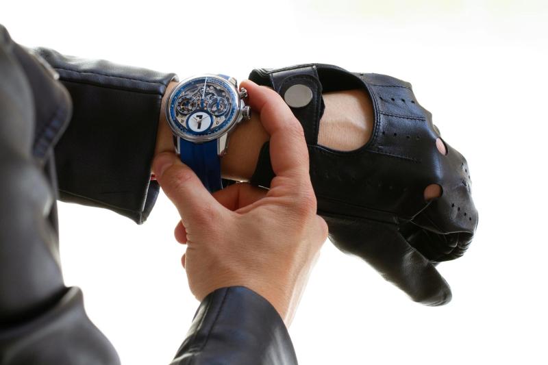On Wrist,  dong ho On Wrist,  dong ho tuan,  MB&F,  dong ho xa xi,  dong ho cao cap anh 1