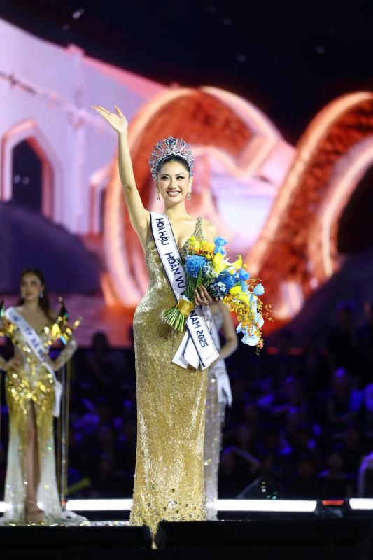 Nguyen Hoang Phuong Linh,  chung ket Miss Cosmo,  Do Cam Ly,  hoa hau hoan vu anh 2