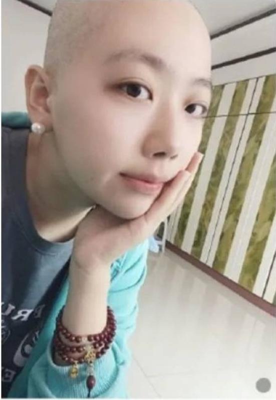 hot girl mukbang qua doi anh 1