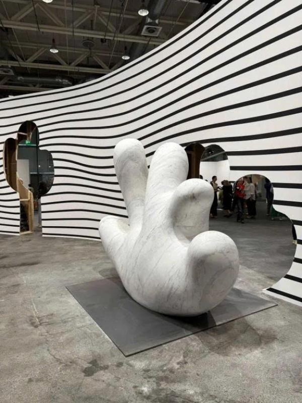 tac pham art basel anh 13