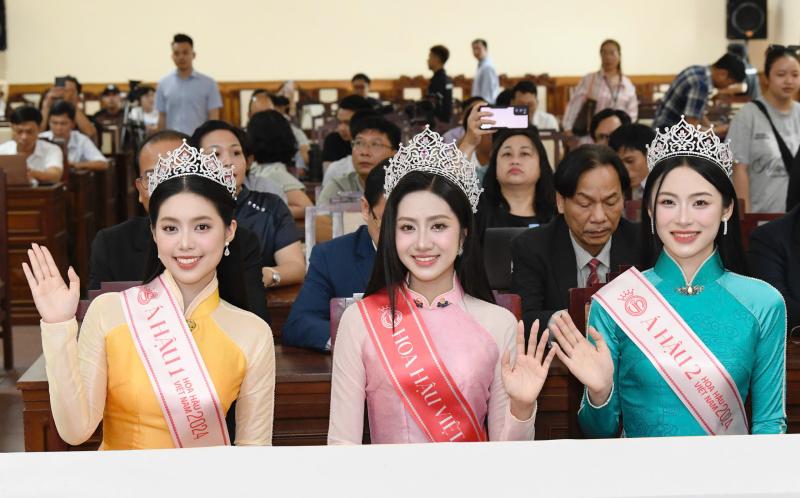 Truc Linh anh 1