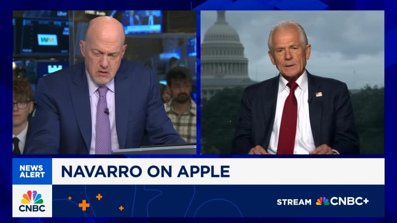 Apple san xuat iPhone,  nha may iPhone,  nha may Trung Quoc,  Peter Navarro Nha Trang anh 1