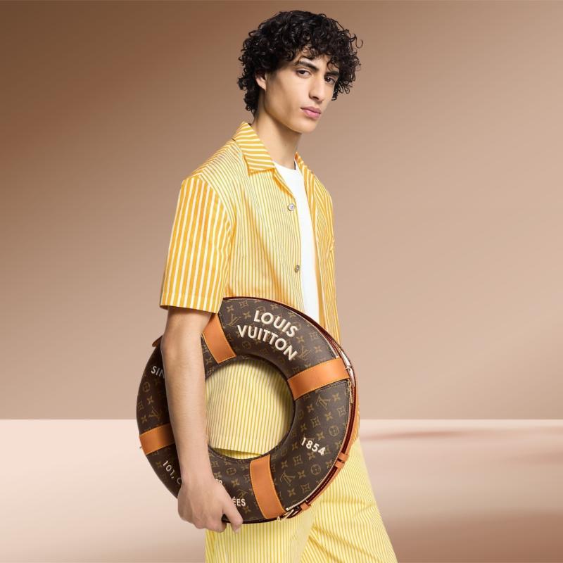 Phao cuu sinh LV,  Phao cuu sinh,  tui Louis Vuitton,  tui phao Louis Vuitton,  Louis Vuitton Lifebuoy anh 1
