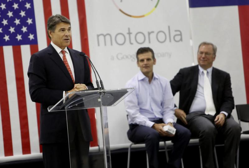 Motorola san xuat smartphone,  Apple san xuat iPhone,  san xuat tai My,  thue quan Donald Trump anh 5
