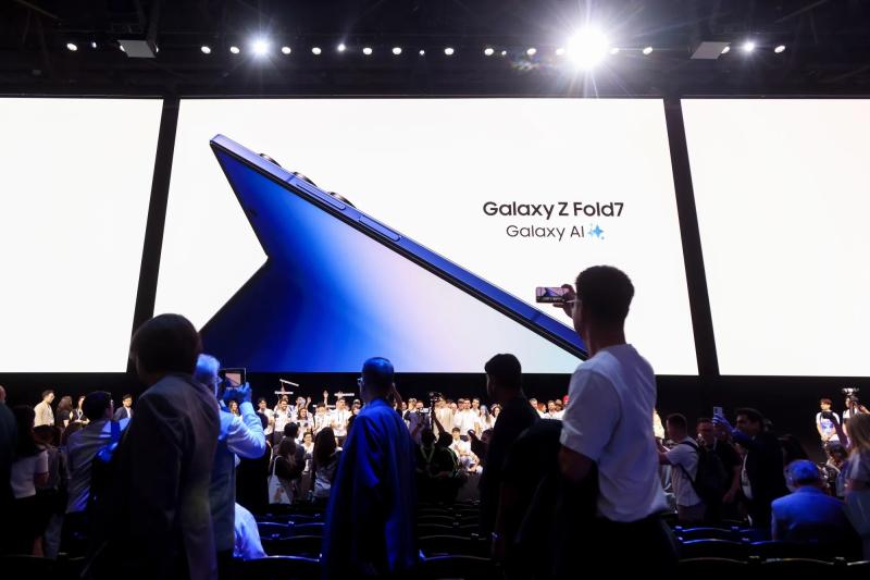 Samsung dang chung lai anh 1