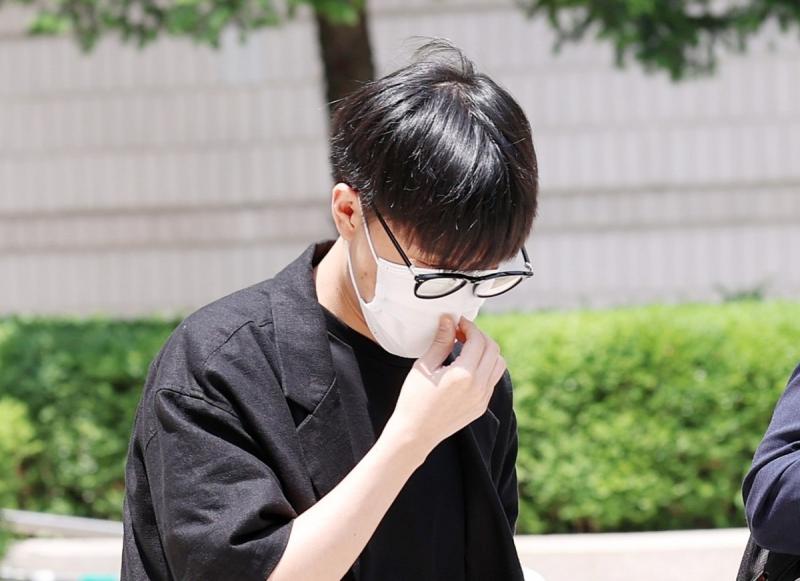 Taeil,  Taeil ngoi tu anh 1