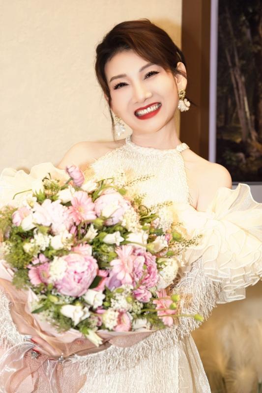 my uyen,  hon gai la,  nghe si my uyen anh 7