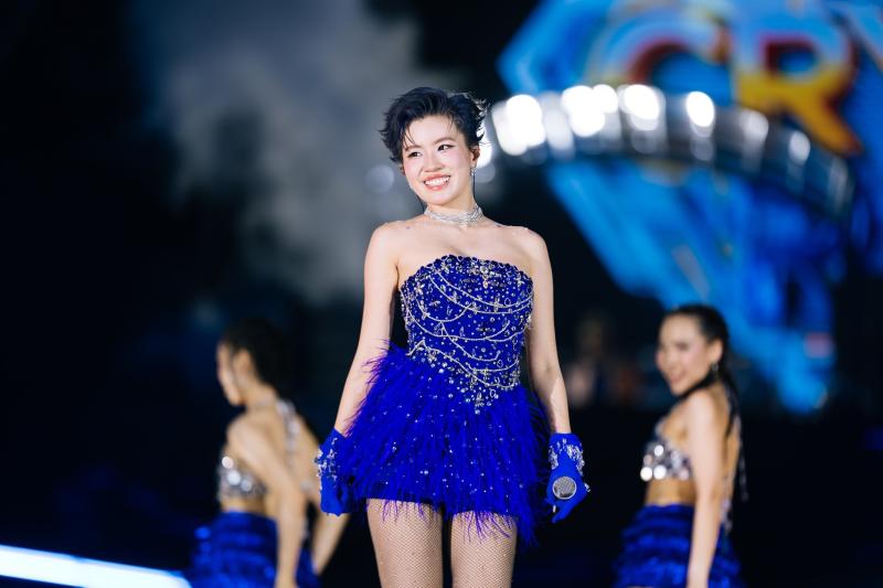 Phao,  em xinh say hi anh 7