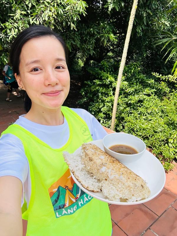 Lang Hao Huc,  MC Minh Trang,  bat nat anh 1
