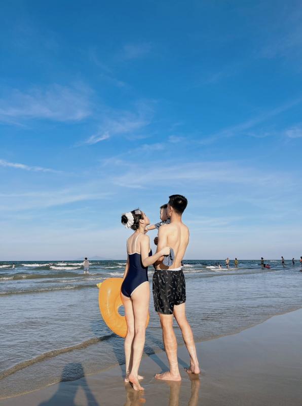 WAG,  WAG Viet,  cau thu Viet,  To Uyen,  Thanh Chung,  vo Thanh Chung,  vo Huy Hung,  Doan Hai My,  Doan Van Hau,  vo Doan Van Hau anh 10