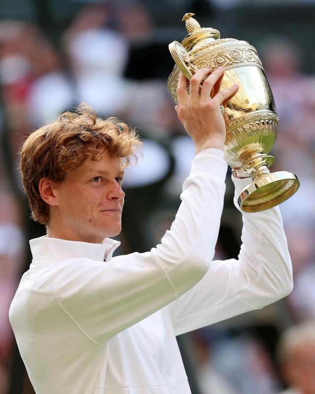 Nha vo dich Wimbledon,  Rolex Daytona,  Rolex Datejust,  Dong ho xa xi,  Jannik Sinner,  Carlos Alcaraz,  Iga Swiatek,  Dong ho Rolex anh 3