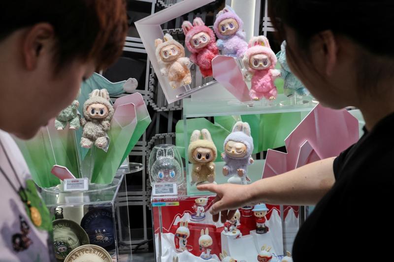 quai vat vo danh,  co may in tien,  Labubu Pop Mart,  Labubu la gi,  do choi nghe thuat anh 1