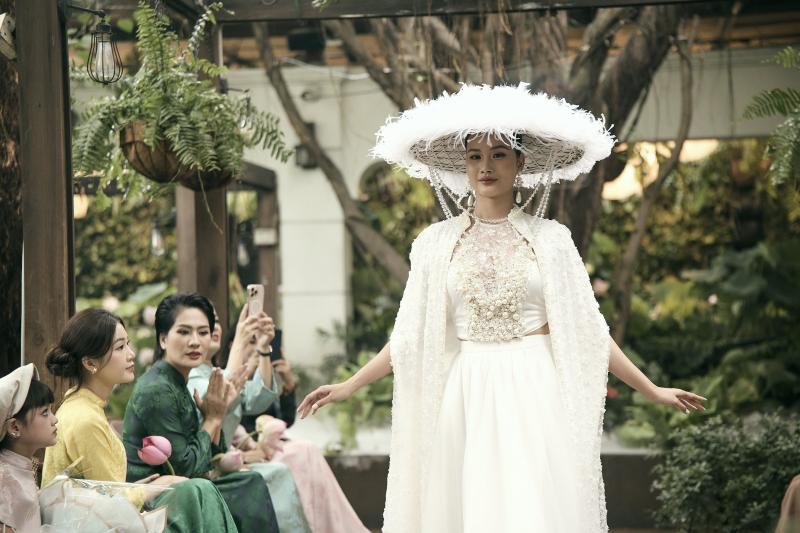 Huong Ly anh 1