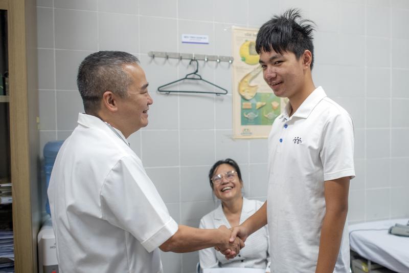 co phan y te cong anh 4