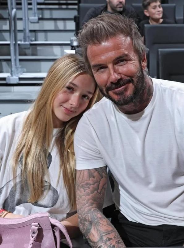 Harper Beckham,  David Beckham,  Victoria anh 6