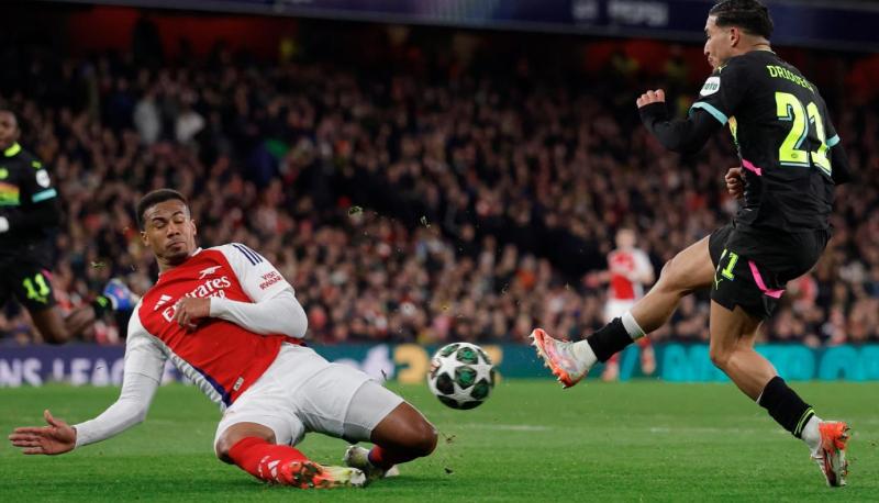 Doi hinh trong mo Arsenal anh 3