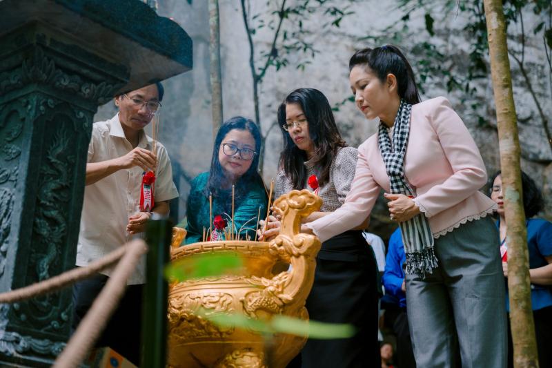 Hang Chỉ Huy ảnh 30 Hang Chi Huy anh 30